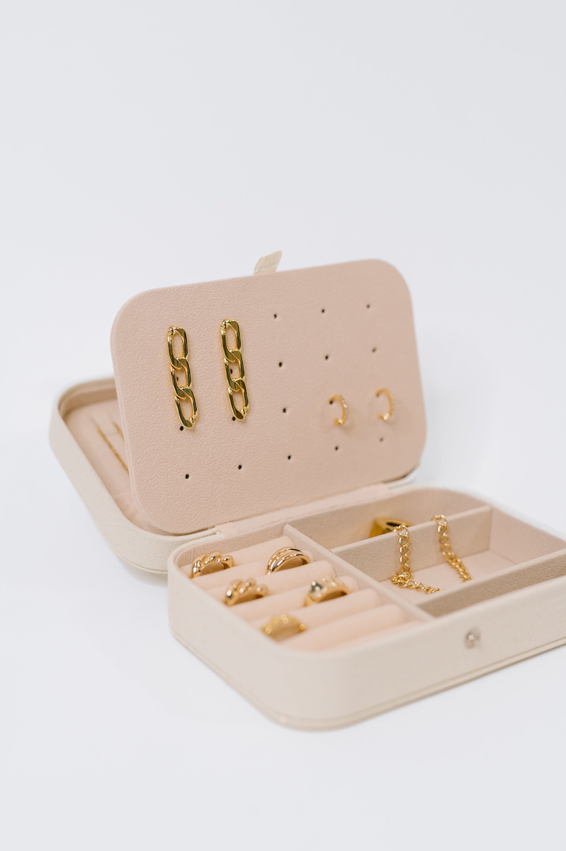 Everywhere In Between Jewelry Organizer at Curbside Boutique