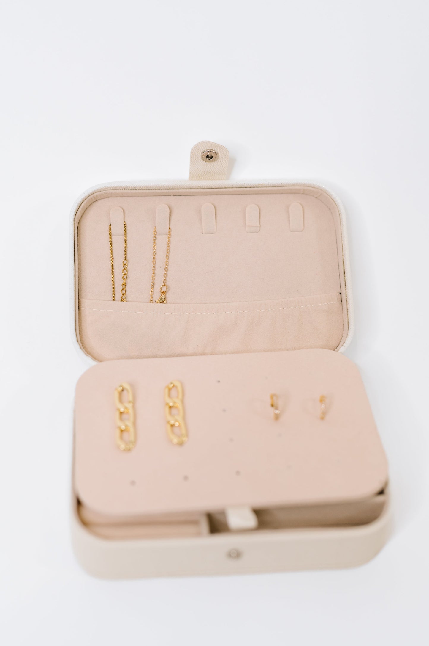 Everywhere In Between Jewelry Organizer at Curbside Boutique