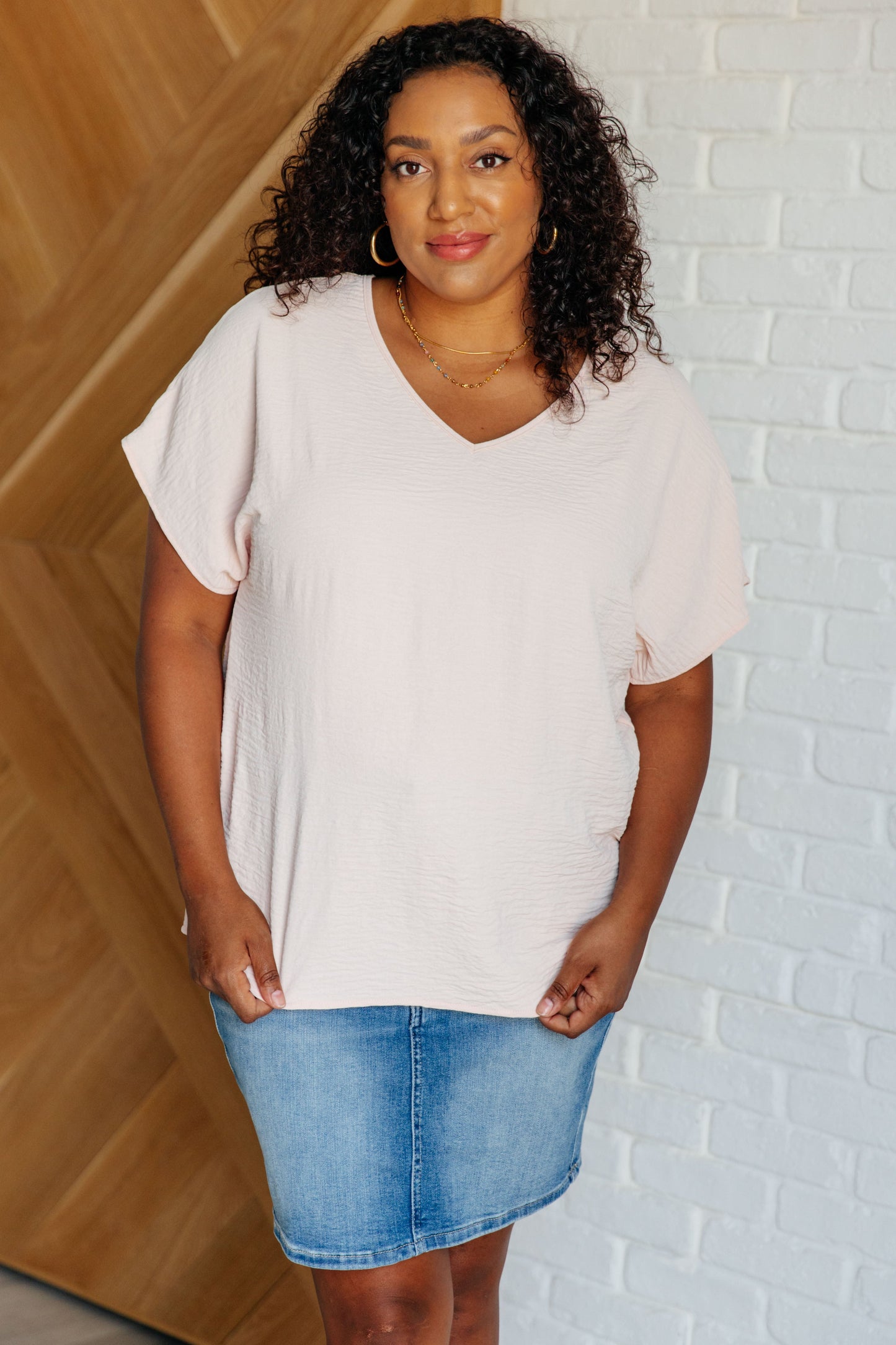 Blush V-Neck t-shirt in Blush at Curbside Boutique
