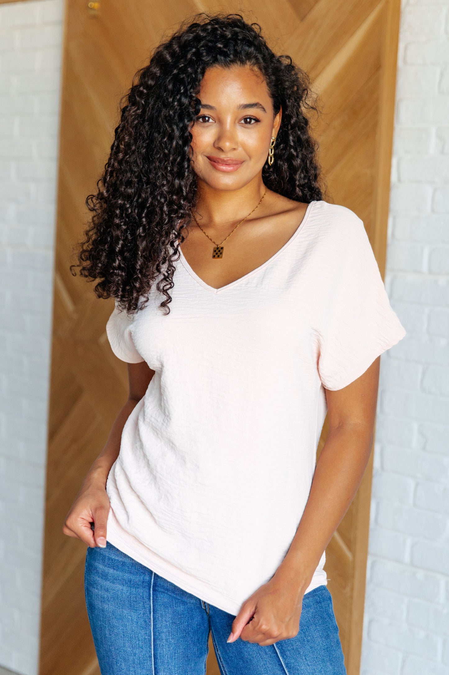 Blush V-Neck t-shirt in Blush at Curbside Boutique