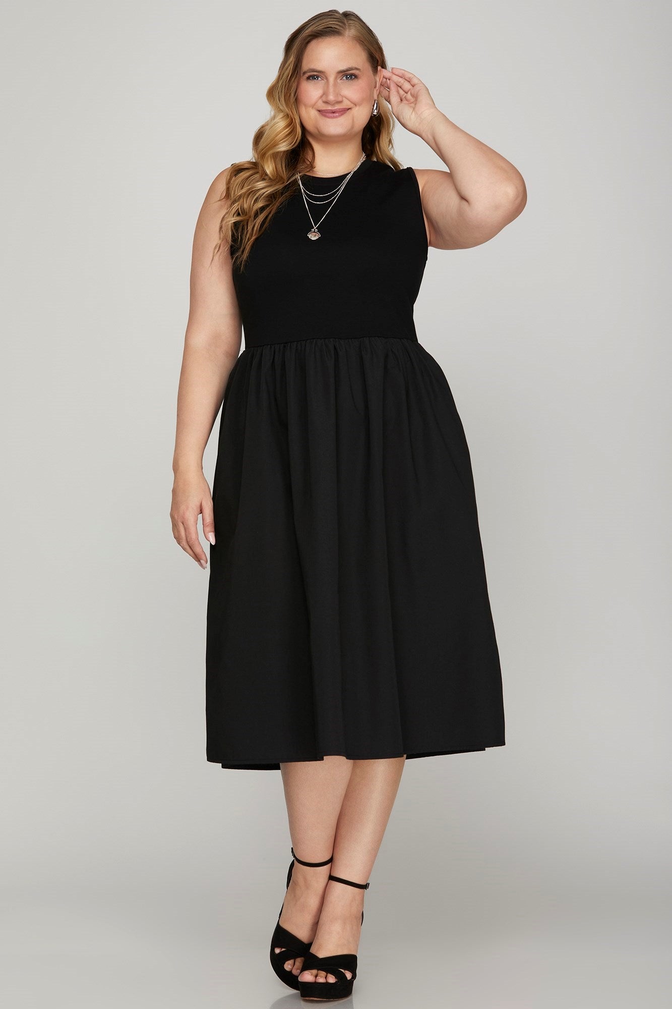 She + Sky Sleeveless Poplin Woven Midi Dress in Black with Pockets
