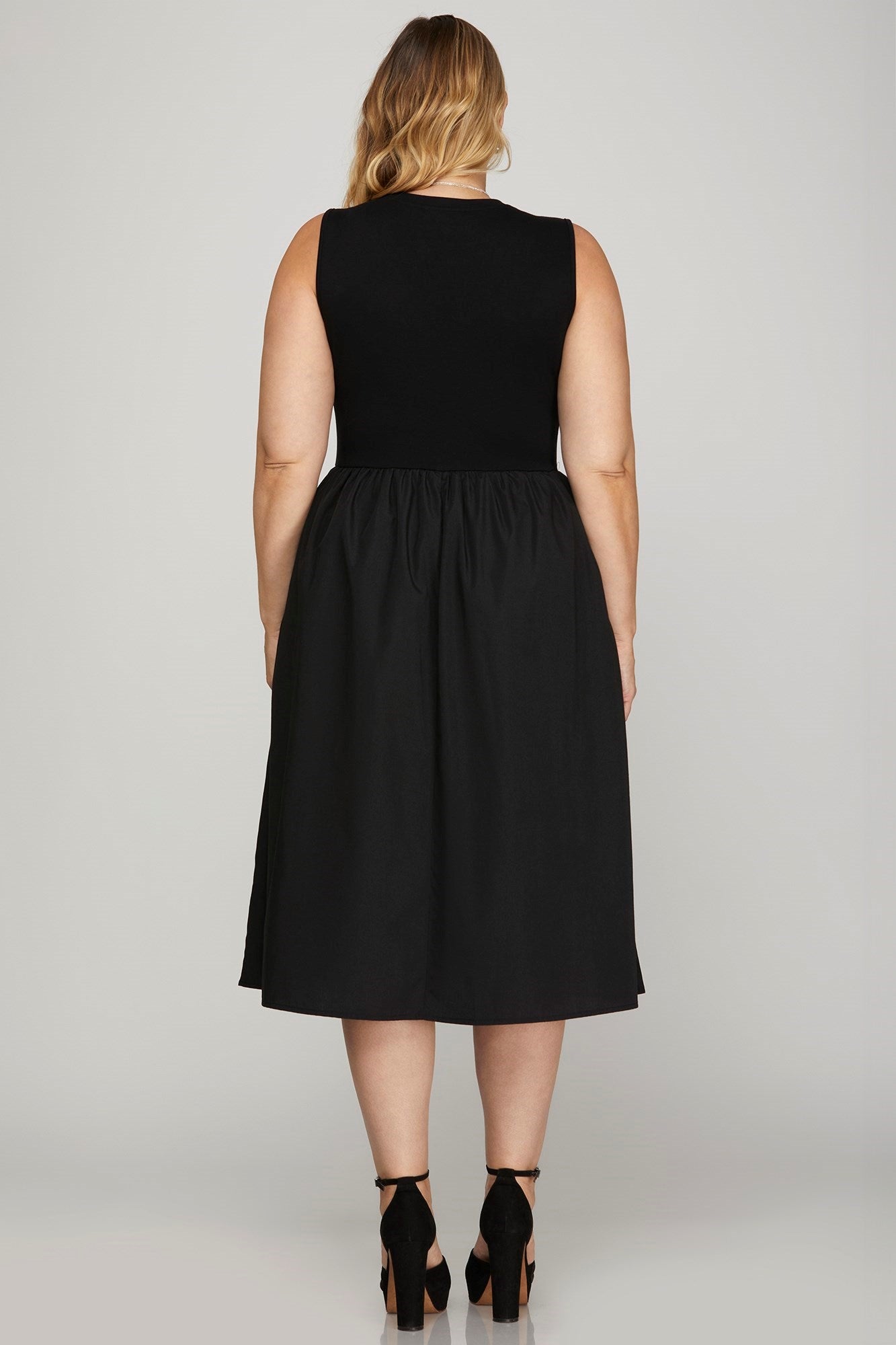 She + Sky Sleeveless Poplin Woven Midi Dress in Black with Pockets