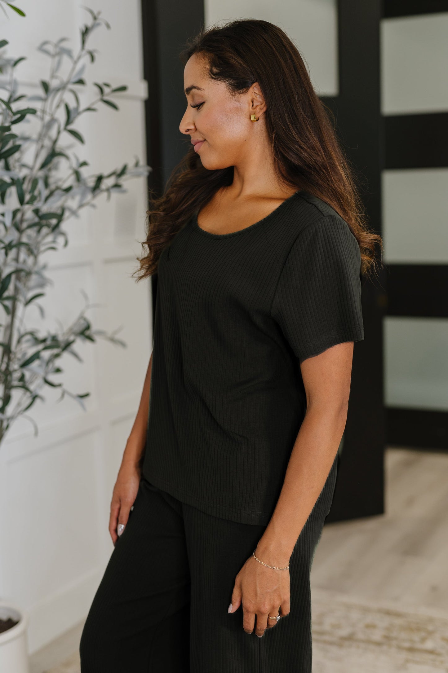 Thyme Boxy Tee in Black at Curbside Boutique